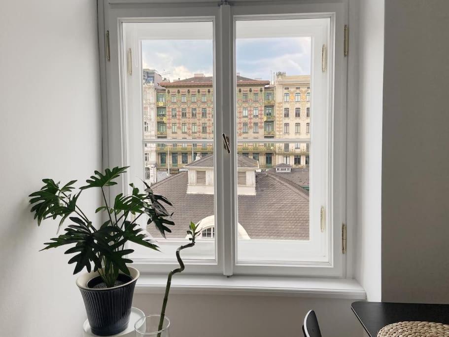 Stylish Designer Apartment At The Center Of Vienna Naschmarkt Экстерьер фото